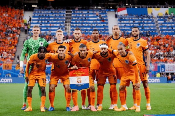 山东鲁能泰,山足球俱乐,部概述,8波足球比分,8波比分官网,8波体育,8波网页版,8波app下载电脑版